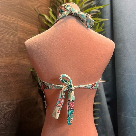 Coco Reef Verso Bra Sized Twist Reversible Underwire Bikini Top, Tropical Lotus. - Picture 6 of 15